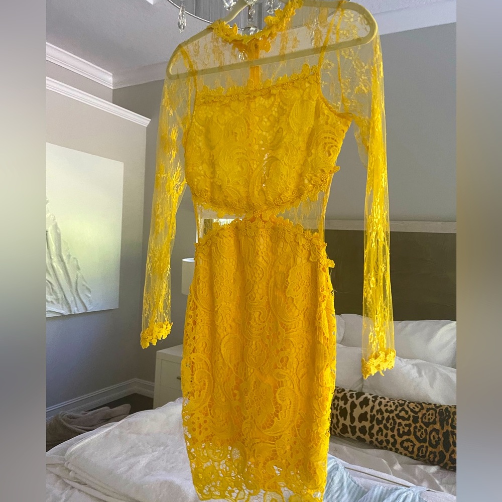 Lace backless mini dress